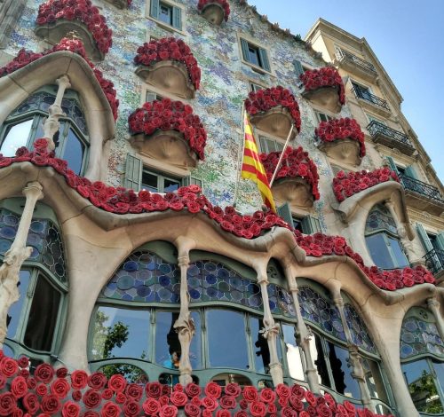 facade-1348260_1920 (1)